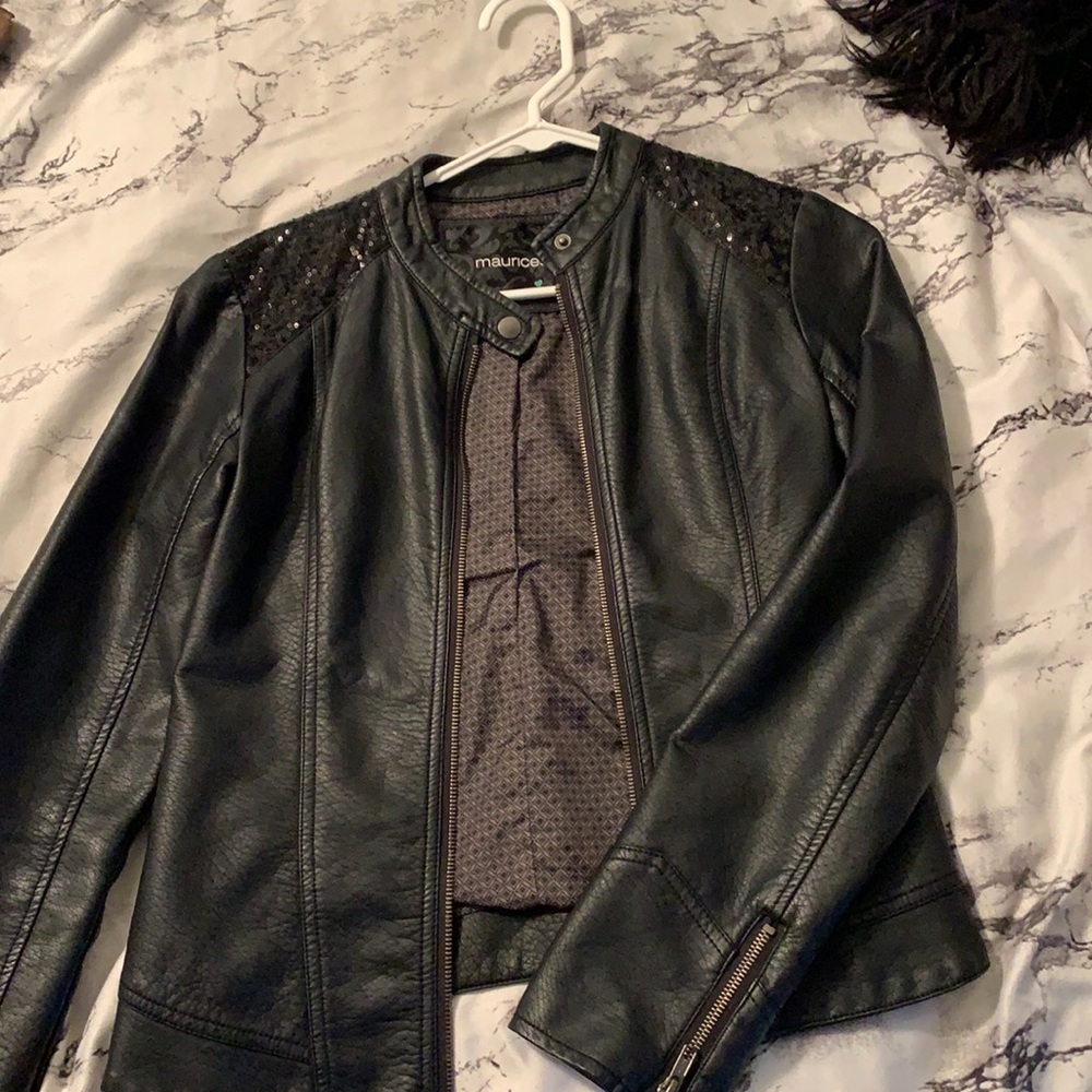 XS faux leather black jacket